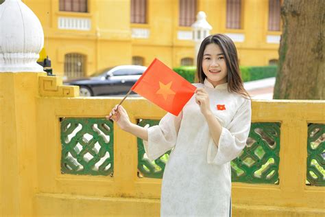 Living in Vietnam: Pros, Cons & What Expats Should Know (2026 Guide) - Resident Vietnam