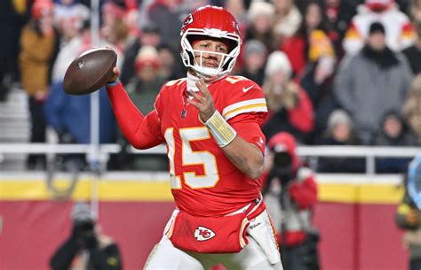 Patrick Mahomes injury update as Chiefs announce status of left knee