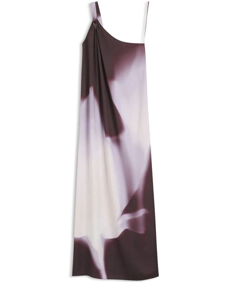 BOSSウィメンズウェアPOP-UP STORE伊勢丹新宿店にて期間限定オープン | ヒューゴボスジャパン株式会社のプレスリリース