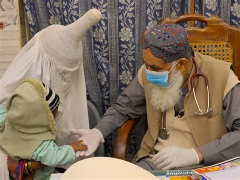 Pakistan HIV Outbreak: Reused Syringes Infect Children in Taunsa