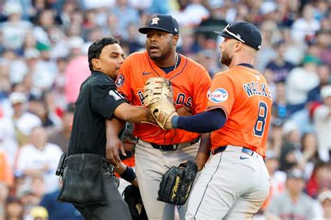 Astros reliever Neris intentionally balks to advance runner from second ...