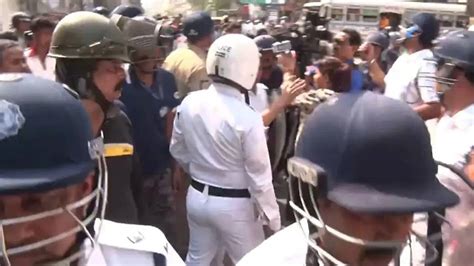 WATCH: Stone-Pelting, Clashes Break Out Between TMC and BJP Workers in ...