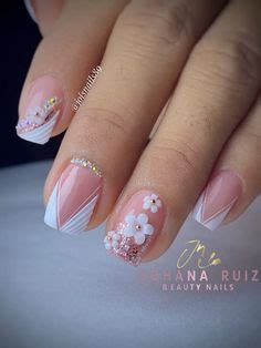 Tulipanes: Técnica de Tejido con Cuentas Francesas