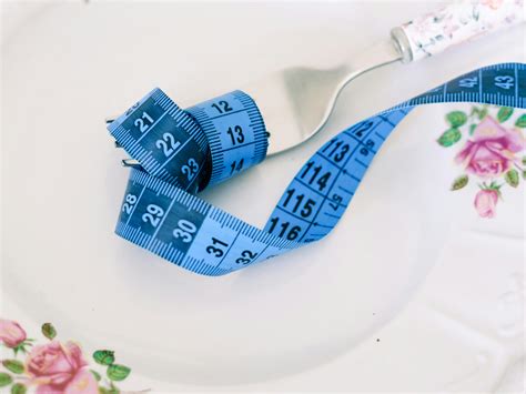 What's the most dangerous time of the day for diets?