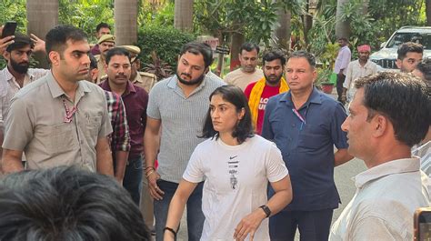Vinesh stands firm, visits tournament venue but WFI refuses to let her ...