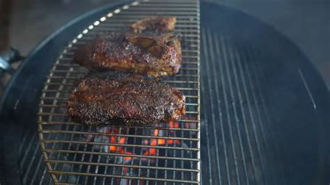This is how I cook pork steak on the Weber kettle