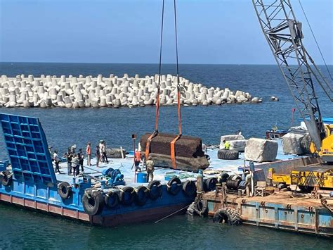 Egypt lifts massive 2,000-year-old Lighthouse of Alexandria buried ...