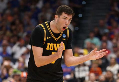 Alvaro Folgueiras stars as Iowa stun Florida 73-72 to advance to first ...
