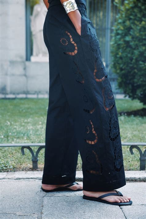 Broderie Anglaise Pants - Black - Ladies | H&M AU