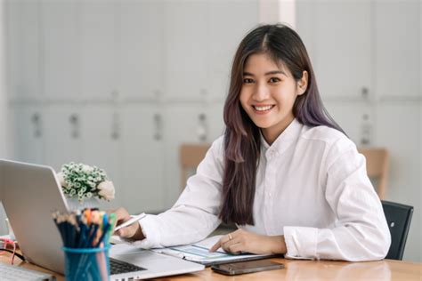 Resume Writing Tips That Help You Get Hired Faster - Radix HR