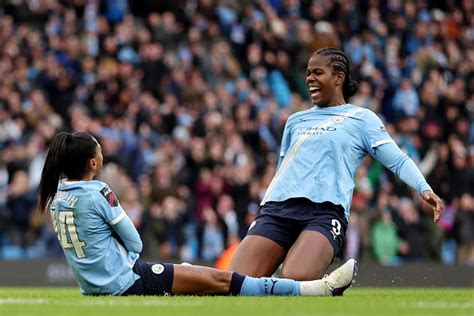 Bunny Shaw addresses Man City exit and Chelsea links