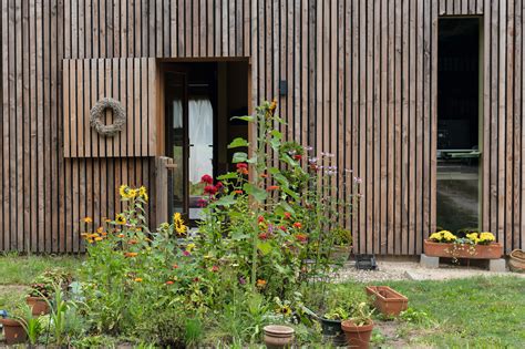 Timber frame construction with OSB3: Low-budget house | EGGER