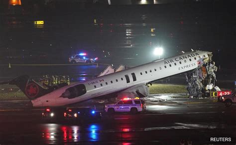 "I messed up": Moment plane crashed into truck on New York runway