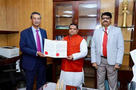 Justice V Ramasubramanian assumes charge as new Chairperson of National ...