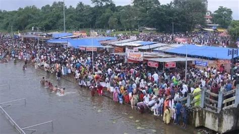 Thousands offer bali to ancestors, heavy rush despite heavy rain ...