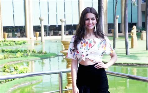 Kriti Kharbanda shares lighthearted updates after vacation injury