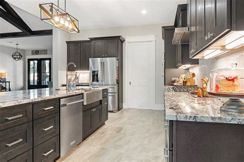 Tile vs. LVT: Which is Best for Your Remodel?