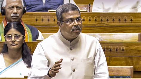 Parliament budget session highlights: DMK submits breach of privilege ...