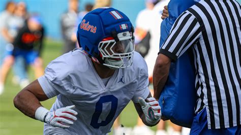 Jayden Woods explains why he stayed with Florida football