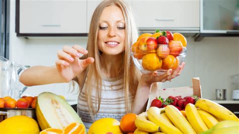 5 best collagen-rich fruits for radiant, youthful skin