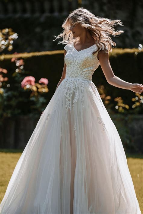 Bg wedding dresses | Beachweddingtips.com
