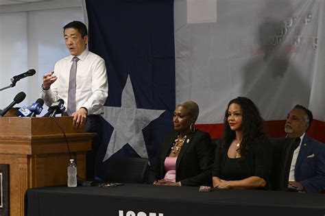 Shooting at Bowie High School in Arlington, Texas leaves 1 dead