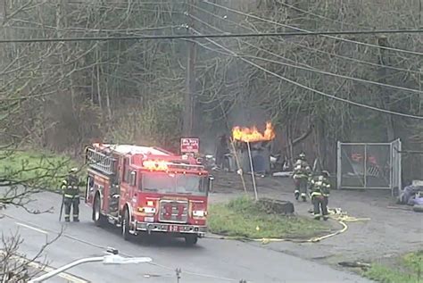 UPDATE: Roadside fire near bottom of Highland Park Way Hill – Bellevue ...