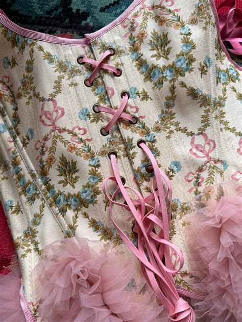 How to Surprise A Loved One with Their Dream Corset – Lace Embrace