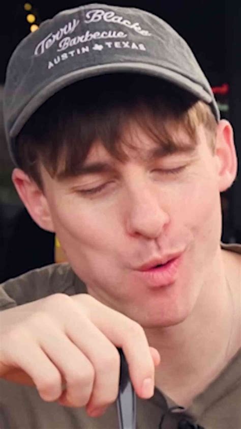 Brits try peach cobbler for the first time!