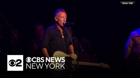 Bruce Springsteen criticizes ICE at concert in Red Bank, NJ