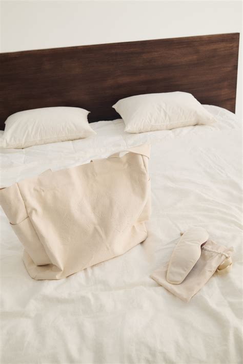 Sleep mask - Cream - Ladies | H&M IN