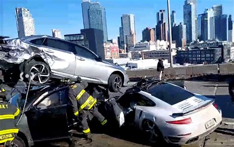 1 critical, 3 serious after multi-car pileup on LIE in Queens