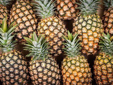 I Asked 3 Farmers How to Pick the Sweetest Pineapple, And They All ...