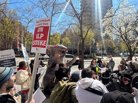 “Like nailing Jell-O to a wall”: Why unions are struggling to protect journalists’ rights in the ...
