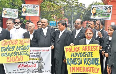 Zero FIR against lawyer for throwing shoe at Chief Justice in Supreme Court