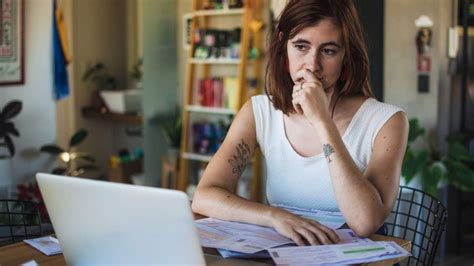 How to Manage Financial Stress | Right as Rain