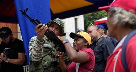Venezuela begins military training for civilians amid US threats