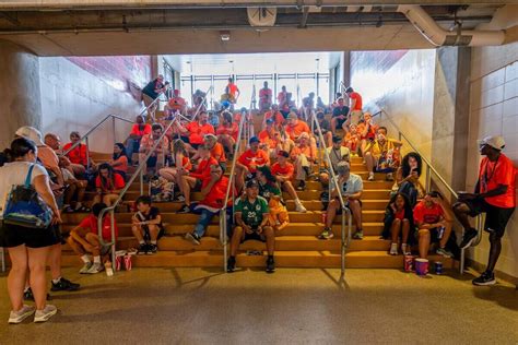 Netherlands vs. Tunisia: Orange-clad fans flood Kansas City | Kansas ...