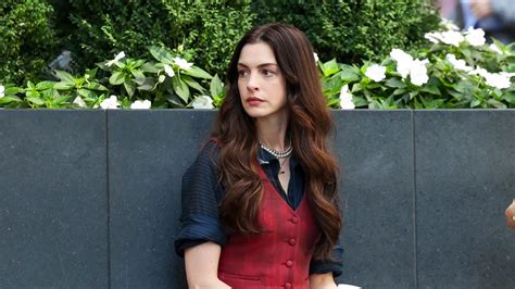 She's breaking the rules: actress Anne Hathaway puts a twist on leopard ...