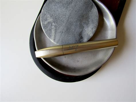 Review: No 7 That's A Wrap! Tubing Mascara