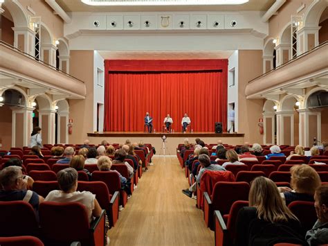 CASTELLANETA: from Cin ci là to Vincenzo Schettini in the Valentino ...