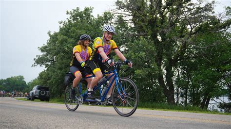 Blind cyclist fulfills long-held ambition to ride RAGBRAI