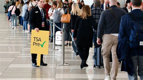 Senators propose final offer to resolve funding impasse amid TSA strikes