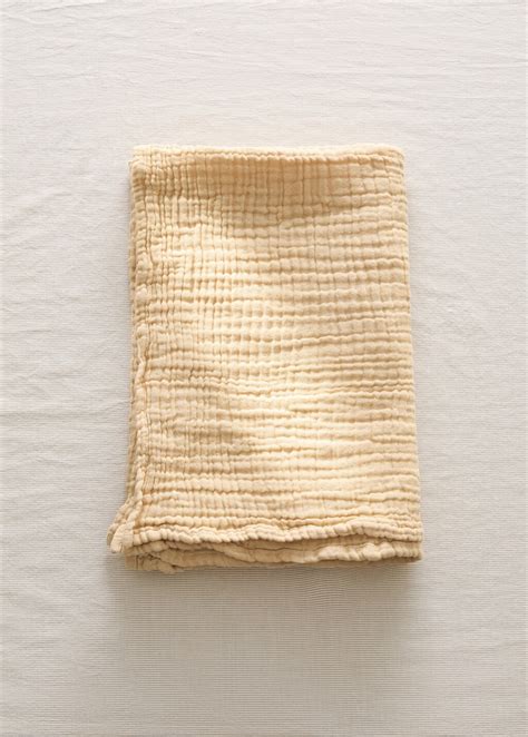 Manta infantil algodón gasa garment dye - Home | MANGO España ...