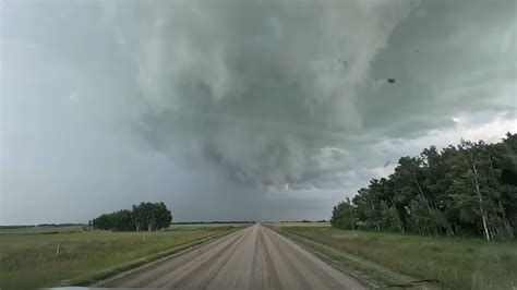 Watch how 2,800 km of driving led to one tornado