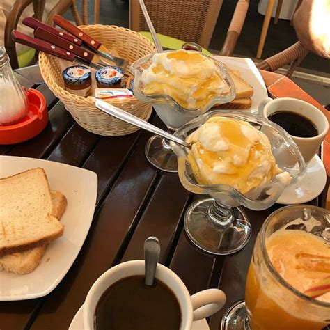 THE 10 BEST Restaurants Near Cafe To Steki, Fira