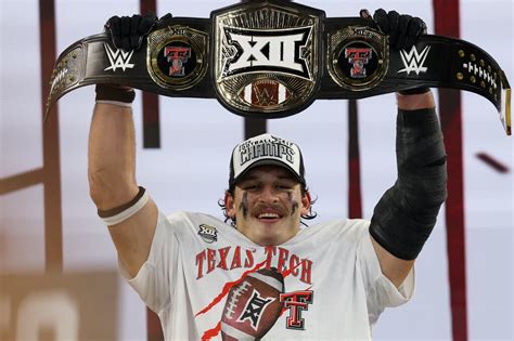 WWE championship belt: WWE and Fanatics’ fast‑growing trophy business