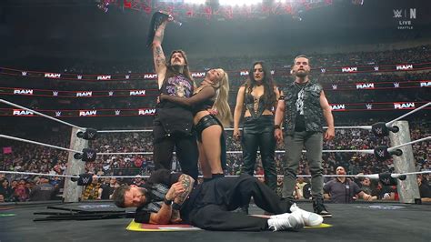 WOR: RAW live, WrestleMania build, Vengeance Day, White House UFC