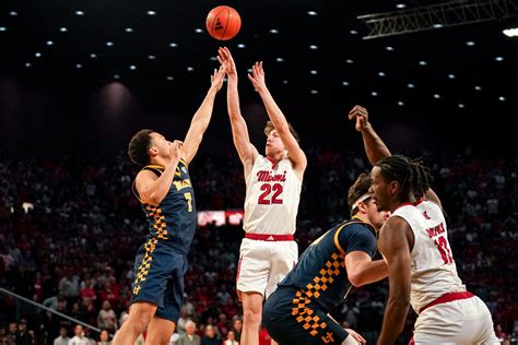 Miami Ohio basketball improves to 30-0 with nail-biter over Toledo
