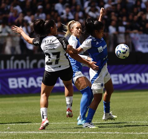 Corinthians vence o Cruzeiro e ganha o 7º Brasileirão feminino - Gazeta ...